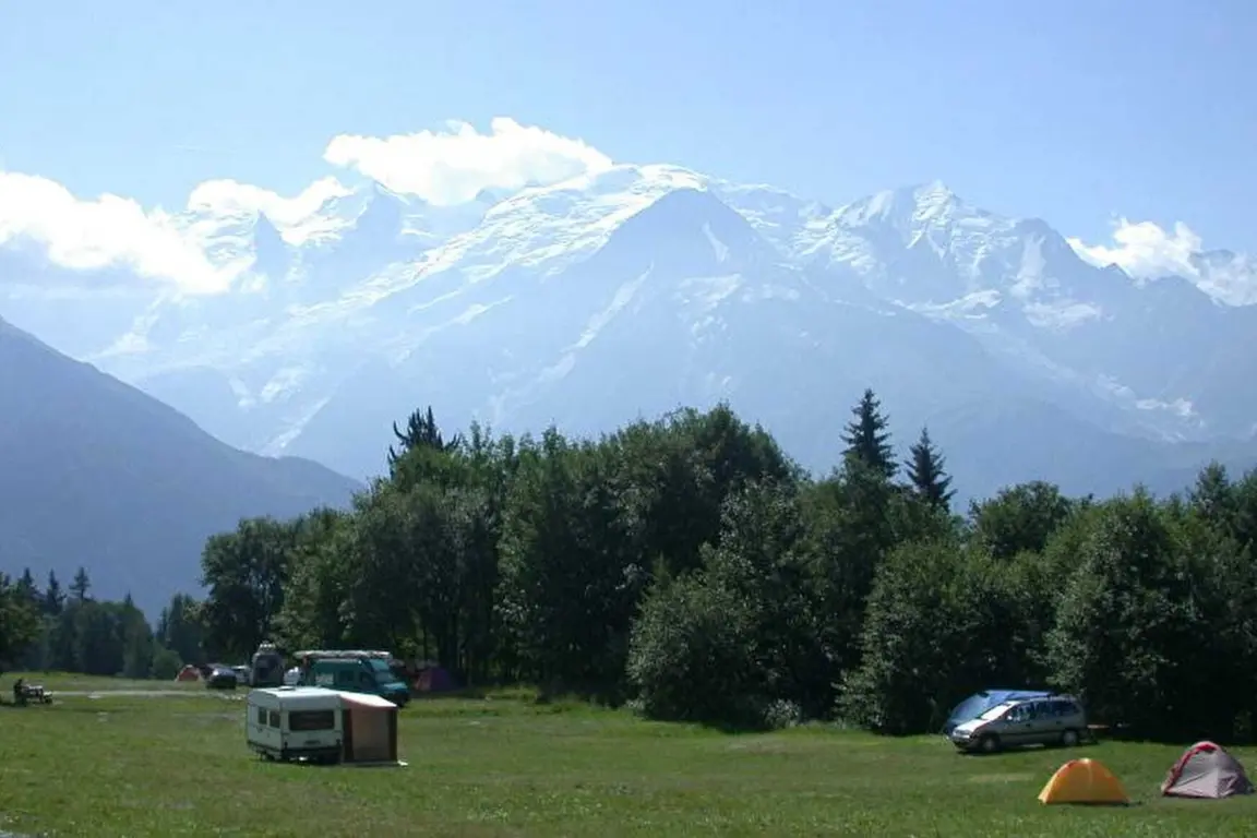 Aire de camping plaine joux